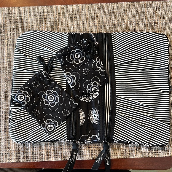 Thirty One Jewelry Roll with Pouches - Picture 5 of 5
